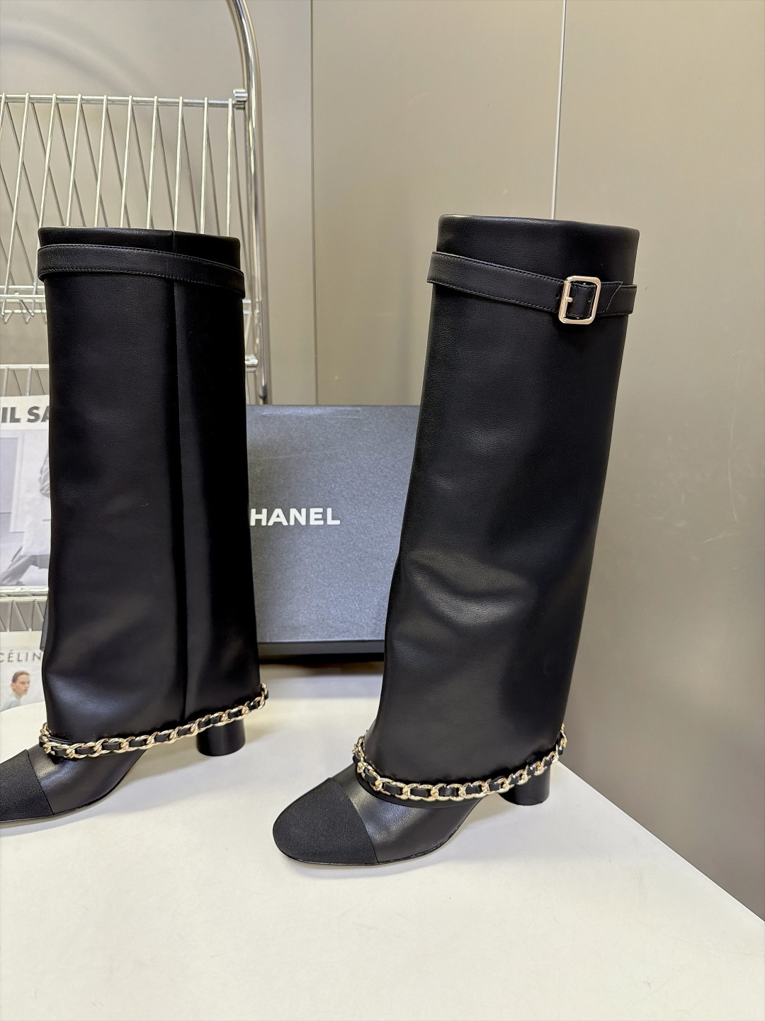 CHANEL香奈儿经典秀款四季裤筒靴 强烈推荐 一定要买的神仙靴子 贼显腿长！比例王！超多明星时尚博主种草 设计师风格强