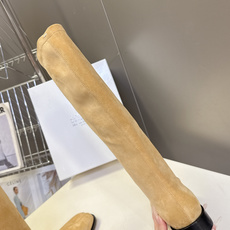 Maison Margiela马吉拉秋冬最新款分趾高筒靴 超多明星网红种草 Maison Margiela标志性Tabi Maison Margiela马吉拉秋冬最新款分趾高筒靴 超多明星网红种草 Maison Margiela标志性Tabi