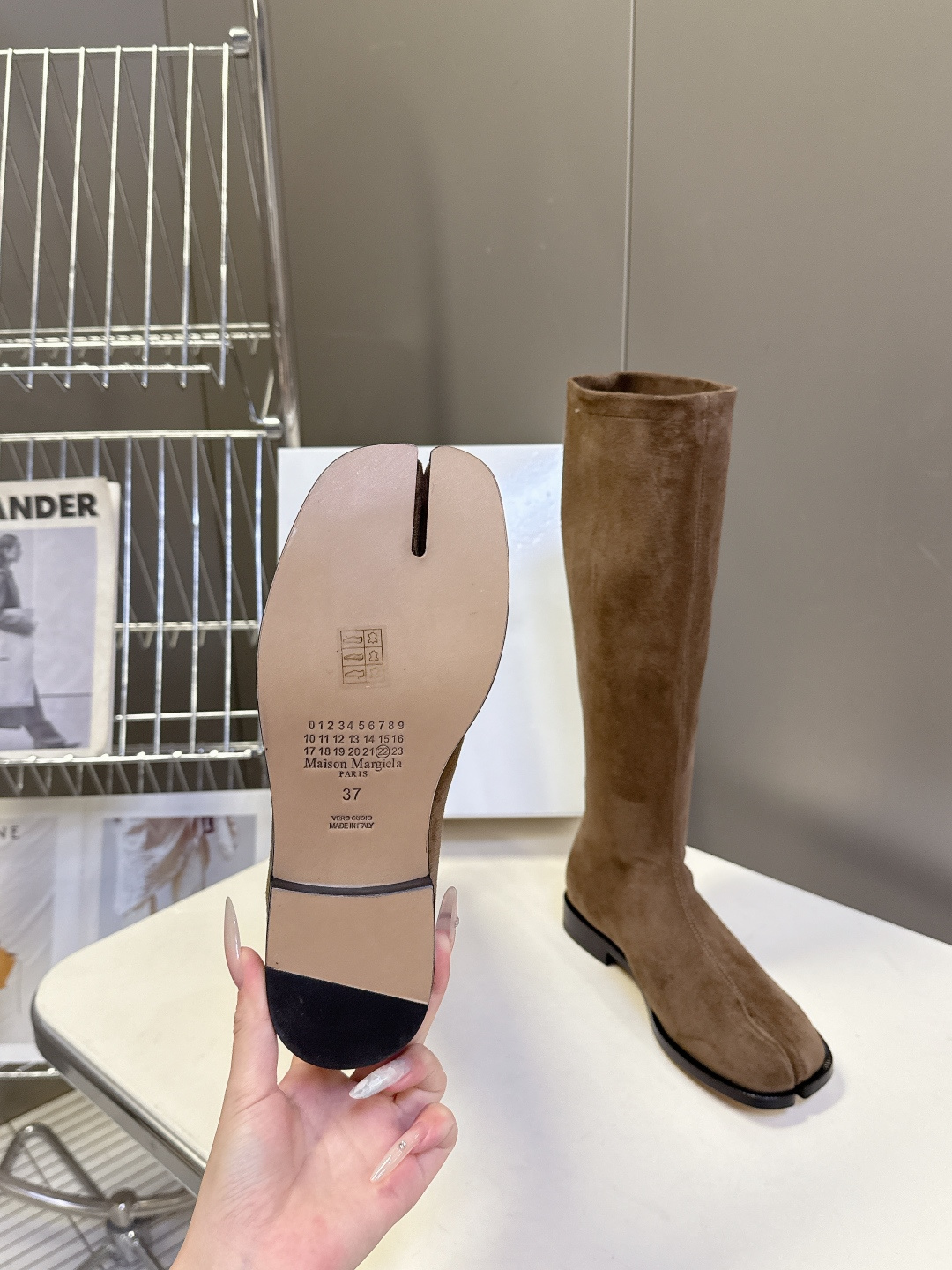 Maison Margiela马吉拉秋冬最新款分趾高筒靴 超多明星网红种草 Maison Margiela标志性Tabi