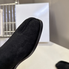 Maison Margiela马吉拉秋冬最新款分趾高筒靴 超多明星网红种草 Maison Margiela标志性Tabi Maison Margiela马吉拉秋冬最新款分趾高筒靴 超多明星网红种草 Maison Margiela标志性Tabi
