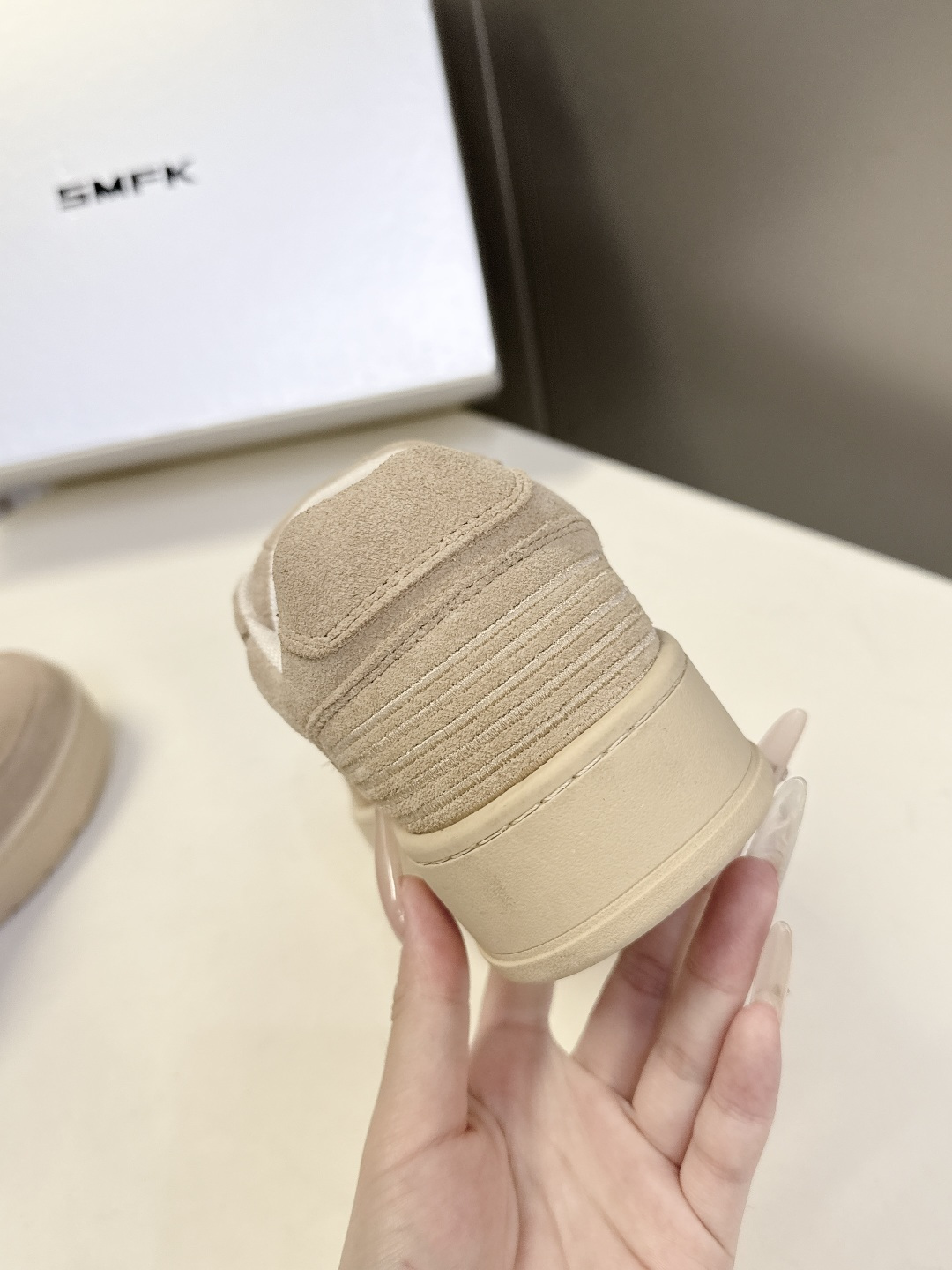 SMFK小众潮牌最新款十字花厚底板鞋 超多明星网红种草 标志性十字花刺绣logo 辨识度拉满 街头酷感十足 简约板鞋鞋型
