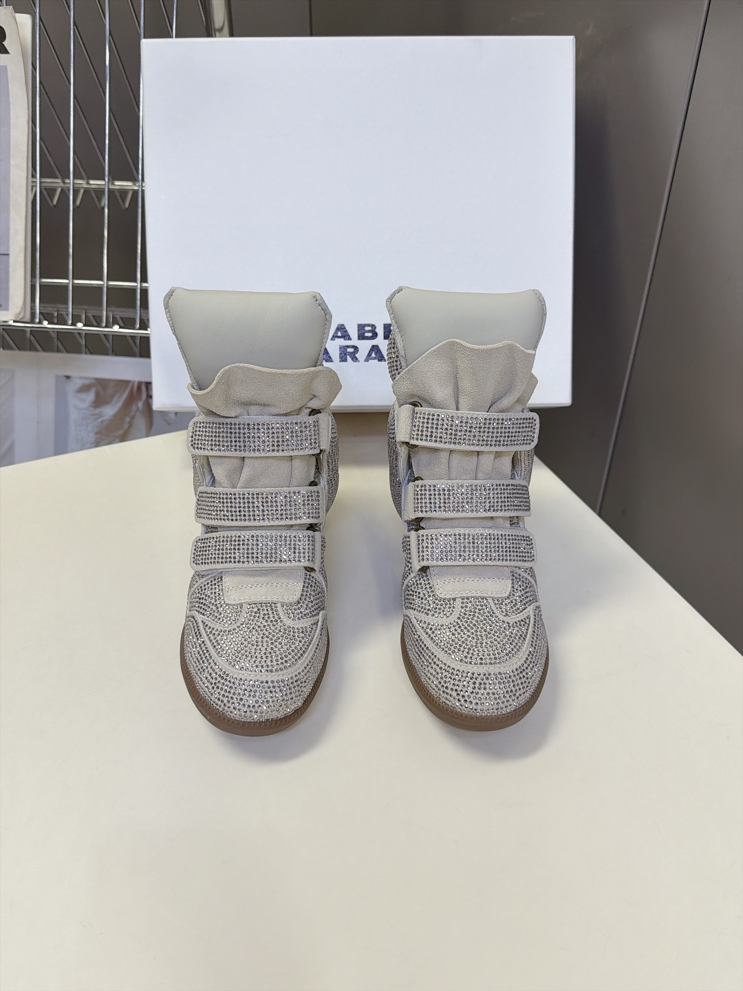 ISABEL MARANT 伊莎贝尔秋冬最新款高帮鞋  超多明星网红博主热推款 妥妥的增高神器 一双简单又不失高级的高帮
