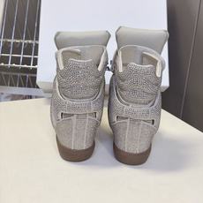 ISABEL MARANT 伊莎贝尔秋冬最新款高帮鞋 超多明星网红博主热推款 妥妥的增高神器 一双简单又不失高级的高帮 ISABEL MARANT 伊莎贝尔秋冬最新款高帮鞋 超多明星网红博主热推款 妥妥的增高神器 一双简单又不失高级的高帮