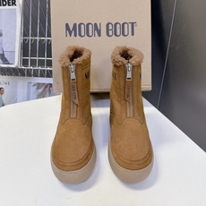 Moon Boot秋冬最新款前拉链厚底雪地短靴 超多明星网红种草 标志性圆胖大头鞋型 靴身正面拉链设计 穿脱方便 靴口一 Moon Boot秋冬最新款前拉链厚底雪地短靴 超多明星网红种草 标志性圆胖大头鞋型 靴身正面拉链设计 穿脱方便 靴口一