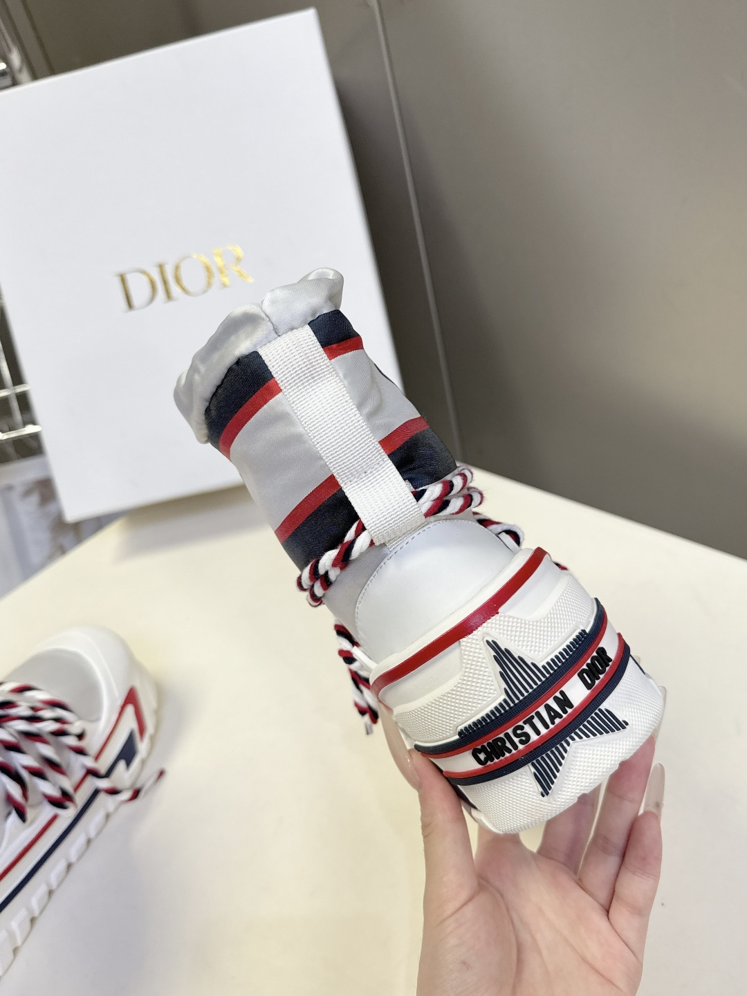 Dior迪奥秋冬最新款阿尔卑斯户外短靴滑雪鞋 超多明星网红种草 复古滑雪风户外靴 高辨识度针织提花靴筒 环绕式CHRIS Dior迪奥秋冬最新款阿尔卑斯户外短靴滑雪鞋 超多明星网红种草 复古滑雪风户外靴 高辨识度针织提花靴筒 环绕式CHRIS