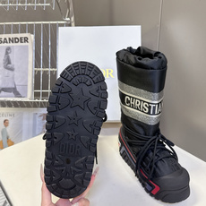 Dior迪奥秋冬最新款阿尔卑斯户外短靴滑雪鞋 超多明星网红种草 复古滑雪风户外靴 高辨识度针织提花靴筒 环绕式CHRIS Dior迪奥秋冬最新款阿尔卑斯户外短靴滑雪鞋 超多明星网红种草 复古滑雪风户外靴 高辨识度针织提花靴筒 环绕式CHRIS