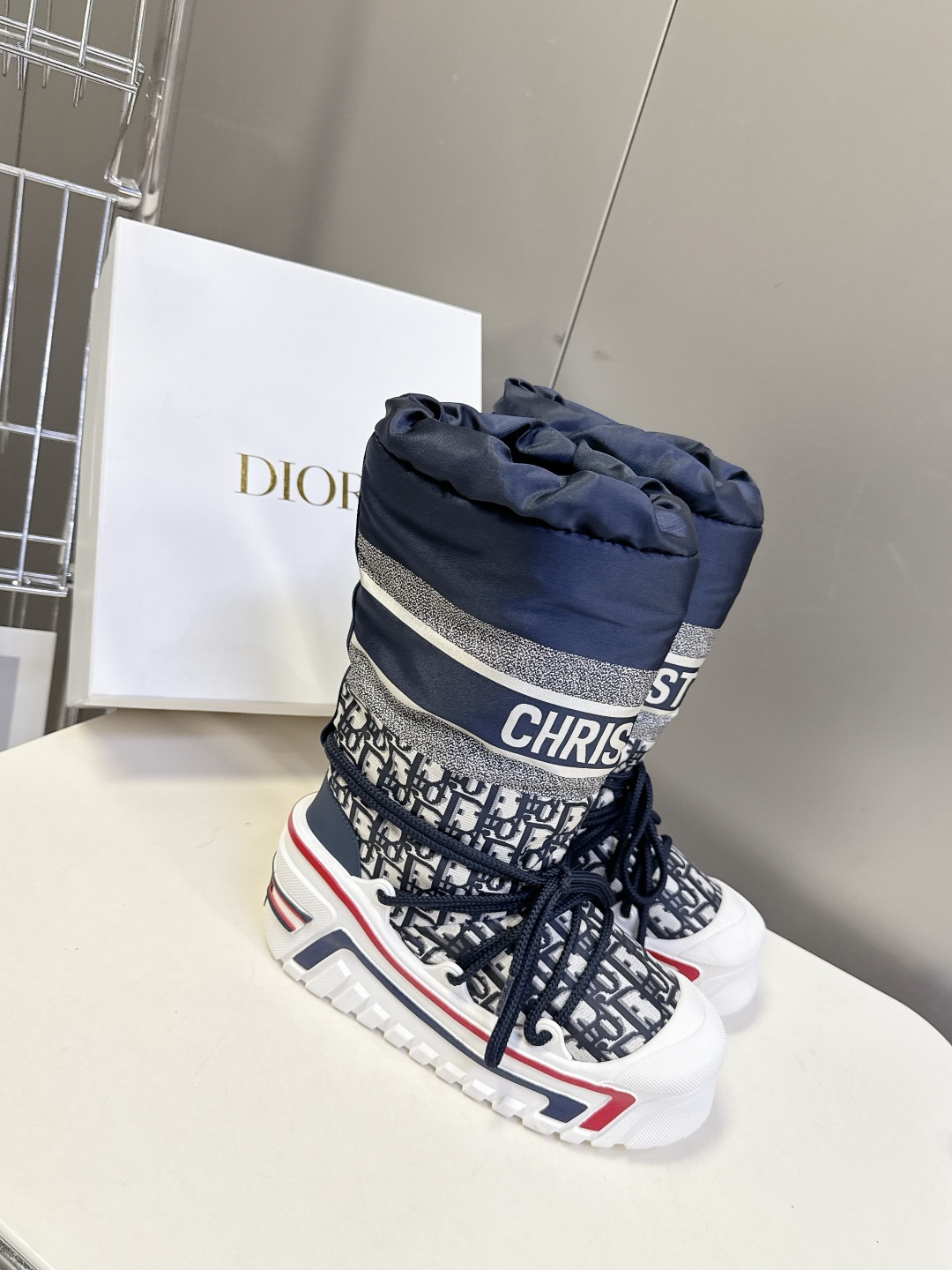 Dior迪奥秋冬最新款阿尔卑斯户外短靴滑雪鞋 超多明星网红种草 复古滑雪风户外靴 高辨识度针织提花靴筒 环绕式CHRIS
