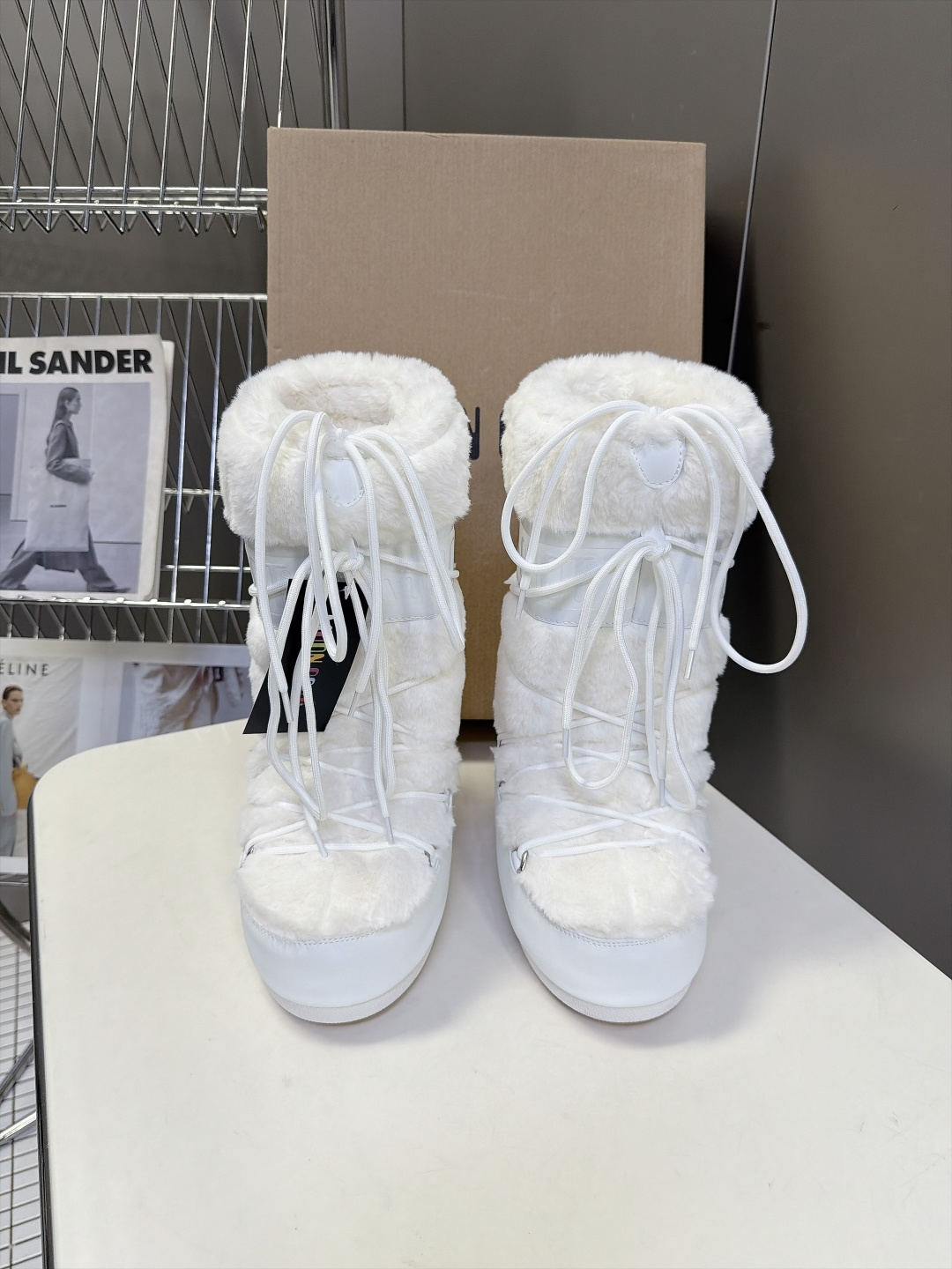 Moon Boot 秋冬最新款雪地靴 丑萌滑雪鞋 超多明星网红种草 秋冬滑雪必备款 现在有一款更另类的雪地靴又杀回来了 Moon Boot 秋冬最新款雪地靴 丑萌滑雪鞋 超多明星网红种草 秋冬滑雪必备款 现在有一款更另类的雪地靴又杀回来了