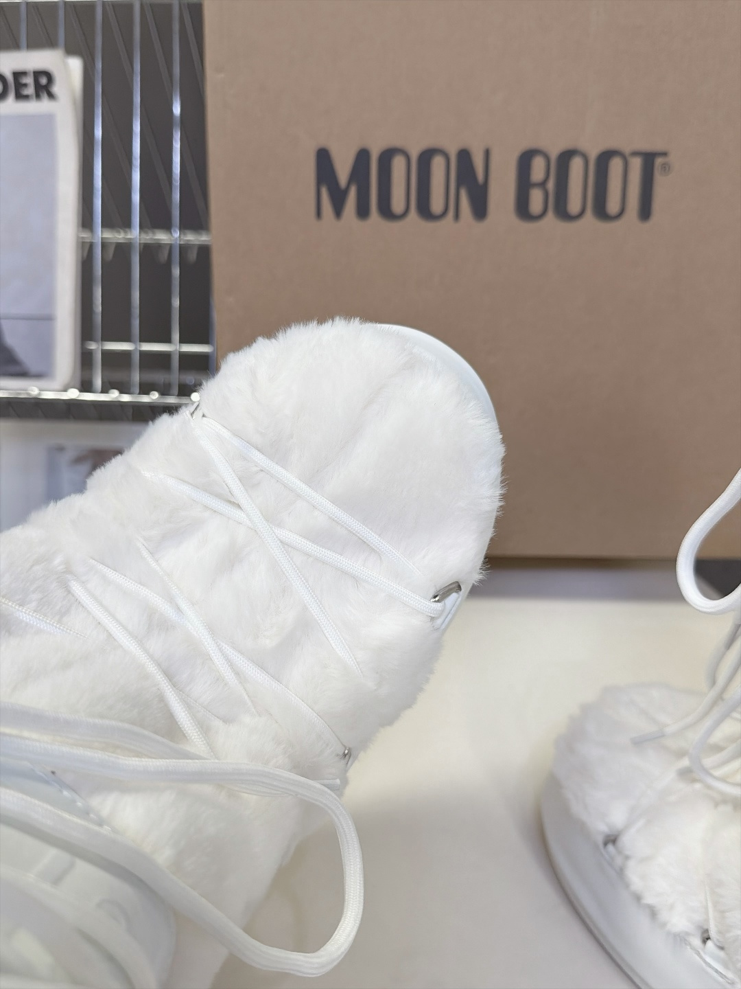 Moon Boot 秋冬最新款雪地靴 丑萌滑雪鞋 超多明星网红种草 秋冬滑雪必备款 现在有一款更另类的雪地靴又杀回来了 Moon Boot 秋冬最新款雪地靴 丑萌滑雪鞋 超多明星网红种草 秋冬滑雪必备款 现在有一款更另类的雪地靴又杀回来了