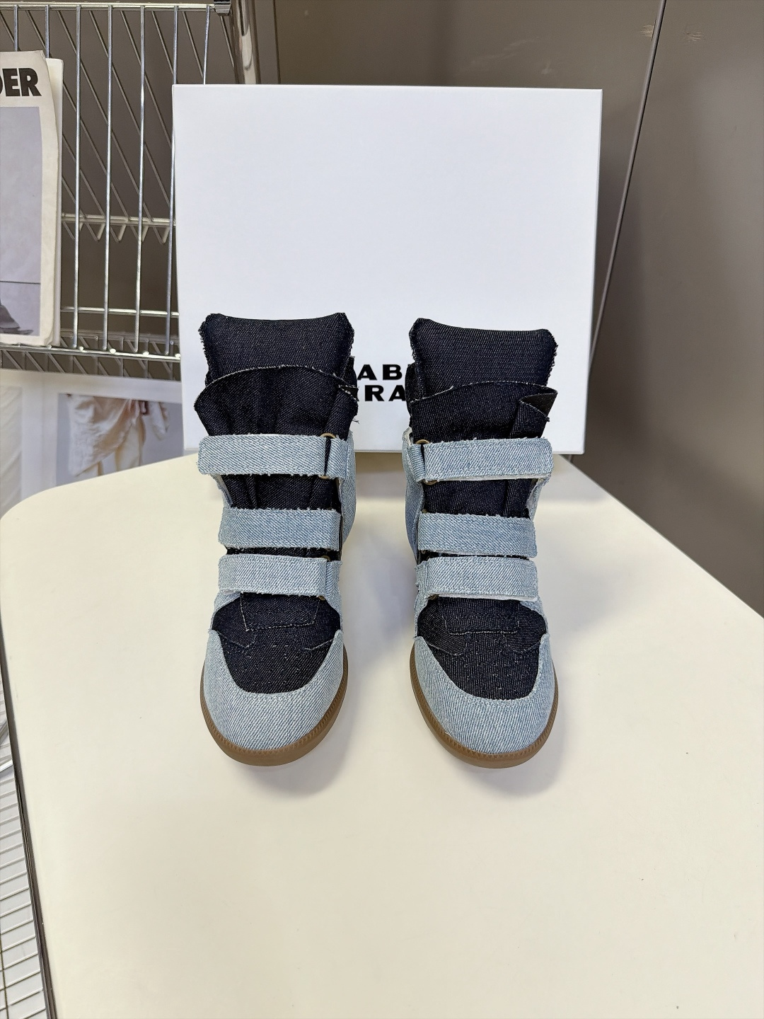 ISABEL MARANT 伊莎贝尔秋冬最新款高帮鞋  超多明星网红博主热推款 妥妥的增高神器 一双简单又不失高级的高帮