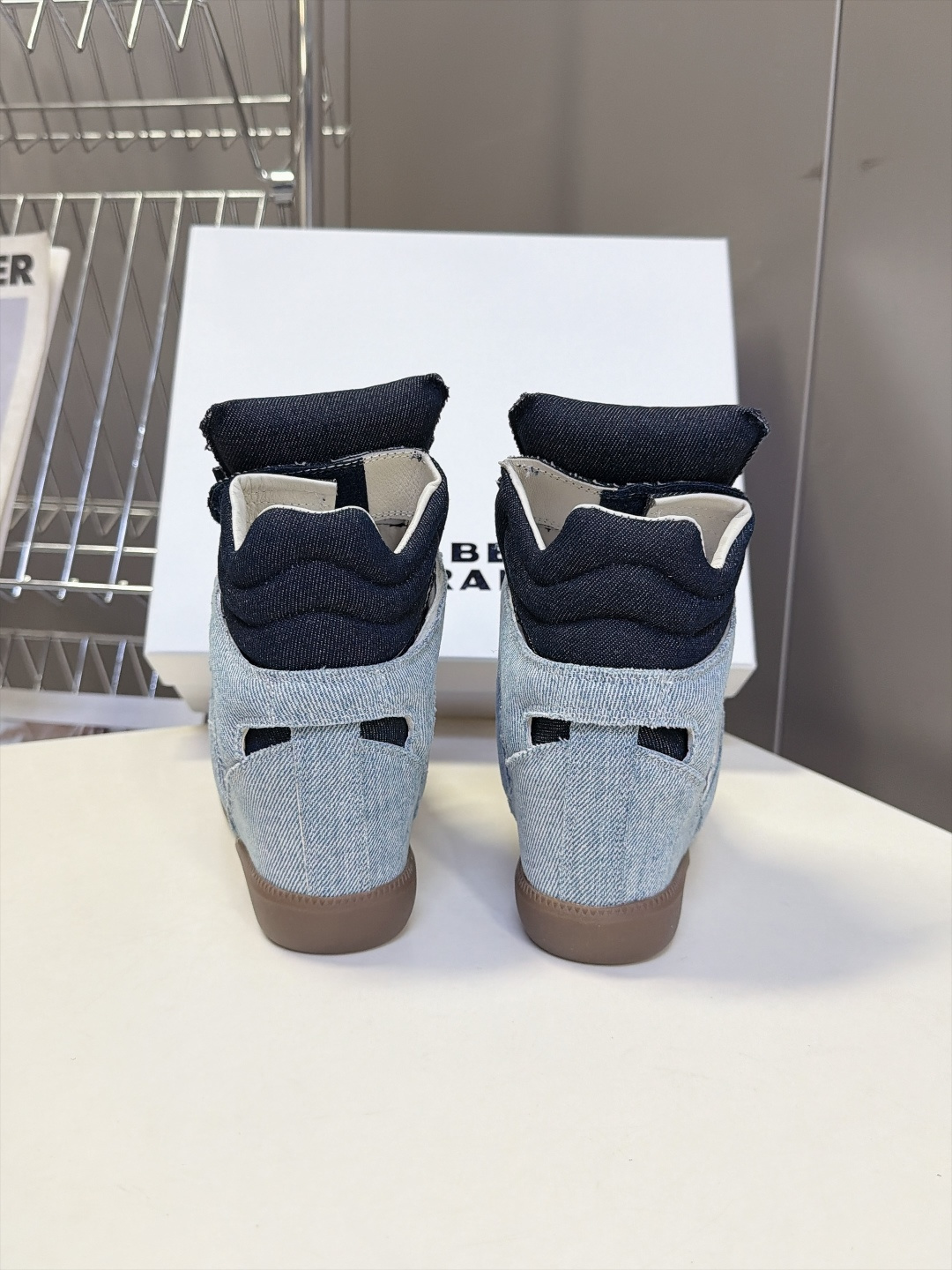 ISABEL MARANT 伊莎贝尔秋冬最新款高帮鞋  超多明星网红博主热推款 妥妥的增高神器 一双简单又不失高级的高帮