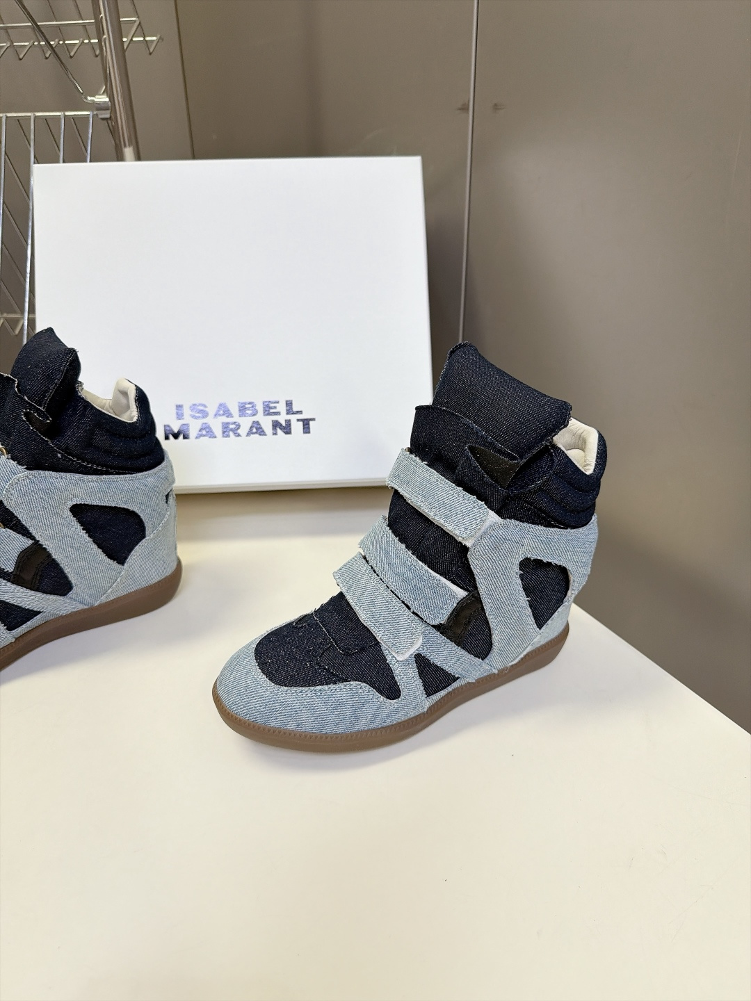 ISABEL MARANT 伊莎贝尔秋冬最新款高帮鞋  超多明星网红博主热推款 妥妥的增高神器 一双简单又不失高级的高帮