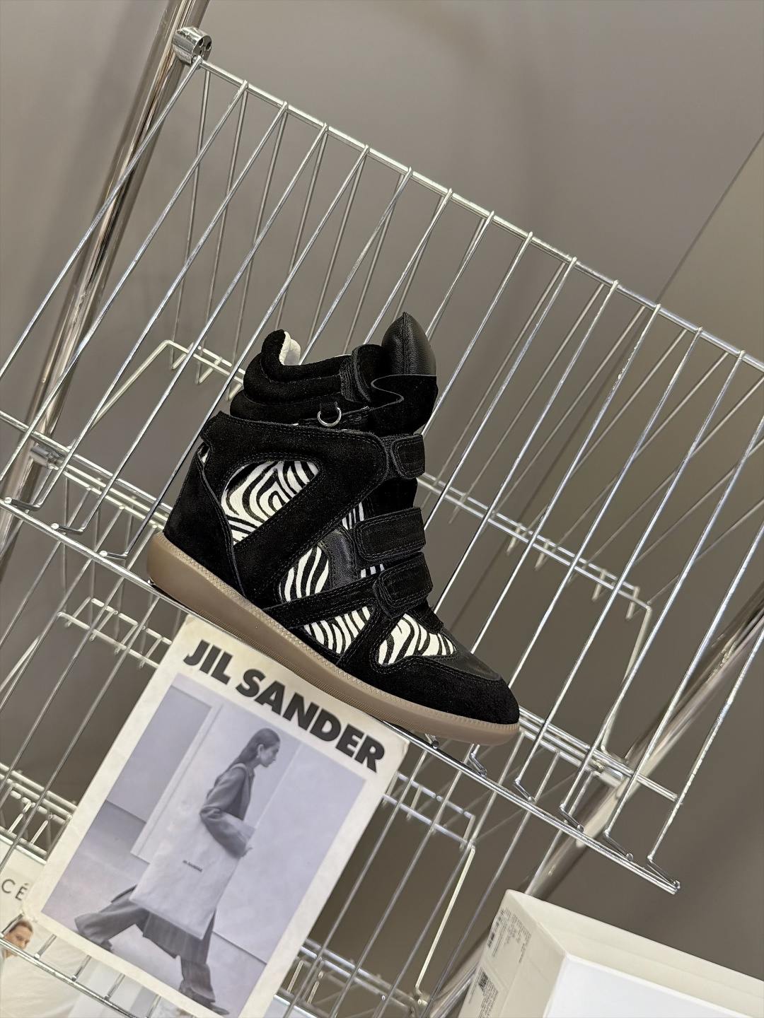ISABEL MARANT 伊莎贝尔秋冬最新款高帮鞋  超多明星网红博主热推款 妥妥的增高神器 一双简单又不失高级的高帮