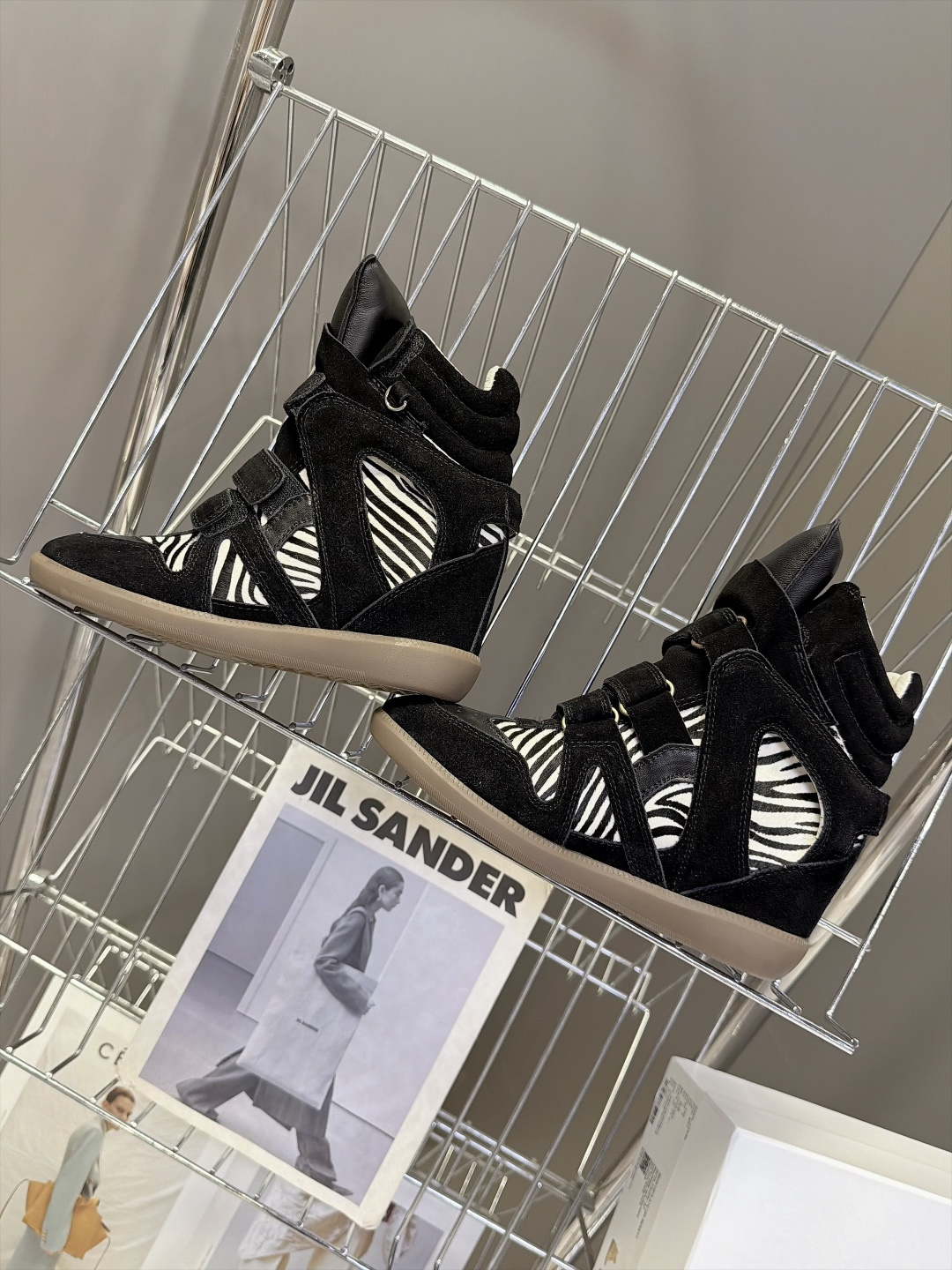 ISABEL MARANT 伊莎贝尔秋冬最新款高帮鞋  超多明星网红博主热推款 妥妥的增高神器 一双简单又不失高级的高帮