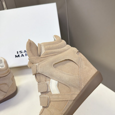 ISABEL MARANT 伊莎贝尔秋冬最新款高帮鞋 超多明星网红博主热推款 妥妥的增高神器 一双简单又不失高级的高帮 ISABEL MARANT 伊莎贝尔秋冬最新款高帮鞋 超多明星网红博主热推款 妥妥的增高神器 一双简单又不失高级的高帮