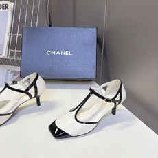 Chanel香奈儿最新款T字带拼色玛丽珍高跟 超多明星网红种草 香家复古T字带玛丽珍 经典方头+漆皮撞色鞋头 T型细绑带 Chanel香奈儿最新款T字带拼色玛丽珍高跟 超多明星网红种草 香家复古T字带玛丽珍 经典方头+漆皮撞色鞋头 T型细绑带