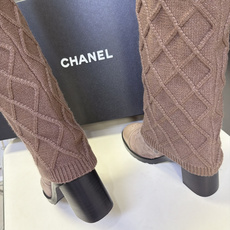 香奈儿CHANEL秋冬最新款菱格针织袜套高筒靴 超多明星网红种草 这双是靴+针织袜套二合一的独特款式 可拆卸菱格纹针织袜 香奈儿CHANEL秋冬最新款菱格针织袜套高筒靴 超多明星网红种草 这双是靴+针织袜套二合一的独特款式 可拆卸菱格纹针织袜