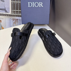 Dior迪奥秋冬最新款老花勃肯穆勒拖 超多明星网红种草 经典Dior Oblique老花提花辨识度拉满 同时新增麂皮棕纯 Dior迪奥秋冬最新款老花勃肯穆勒拖 超多明星网红种草 经典Dior Oblique老花提花辨识度拉满 同时新增麂皮棕纯
