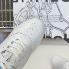 Celine思琳 × Reebok锐步最新联名款复古德训鞋 超多明星网红种草 Celine与Reebok的重磅联名款 融 Celine思琳 × Reebok锐步最新联名款复古德训鞋 超多明星网红种草 Celine与Reebok的重磅联名款 融
