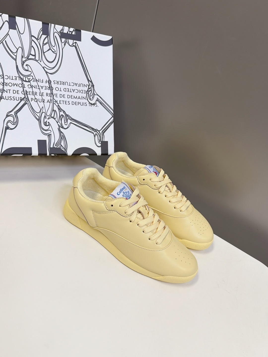 Celine思琳 × Reebok锐步最新联名款复古德训鞋 超多明星网红种草 Celine与Reebok的重磅联名款 融