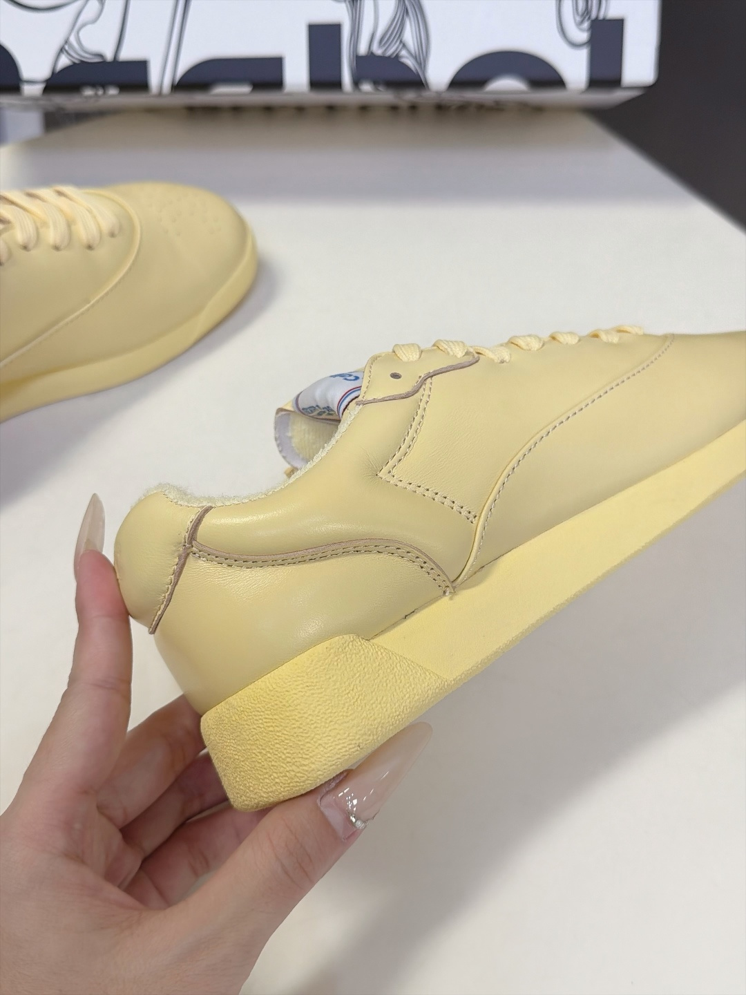 Celine思琳 × Reebok锐步最新联名款复古德训鞋 超多明星网红种草 Celine与Reebok的重磅联名款 融