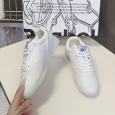 Celine思琳 × Reebok锐步最新联名款复古德训鞋 超多明星网红种草 Celine与Reebok的重磅联名款 融 Celine思琳 × Reebok锐步最新联名款复古德训鞋 超多明星网红种草 Celine与Reebok的重磅联名款 融