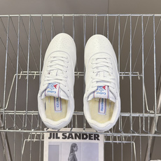 Celine思琳 × Reebok锐步最新联名款复古德训鞋 超多明星网红种草 Celine与Reebok的重磅联名款 融 Celine思琳 × Reebok锐步最新联名款复古德训鞋 超多明星网红种草 Celine与Reebok的重磅联名款 融
