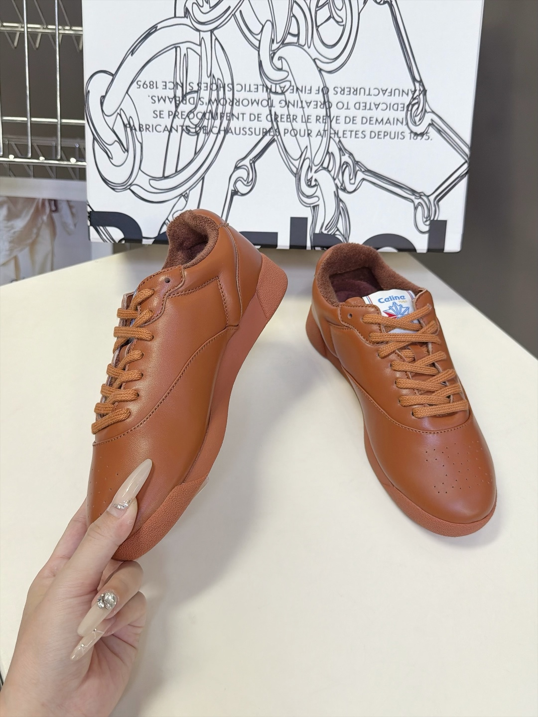 Celine思琳 × Reebok锐步最新联名款复古德训鞋 超多明星网红种草 Celine与Reebok的重磅联名款 融 Celine思琳 × Reebok锐步最新联名款复古德训鞋 超多明星网红种草 Celine与Reebok的重磅联名款 融