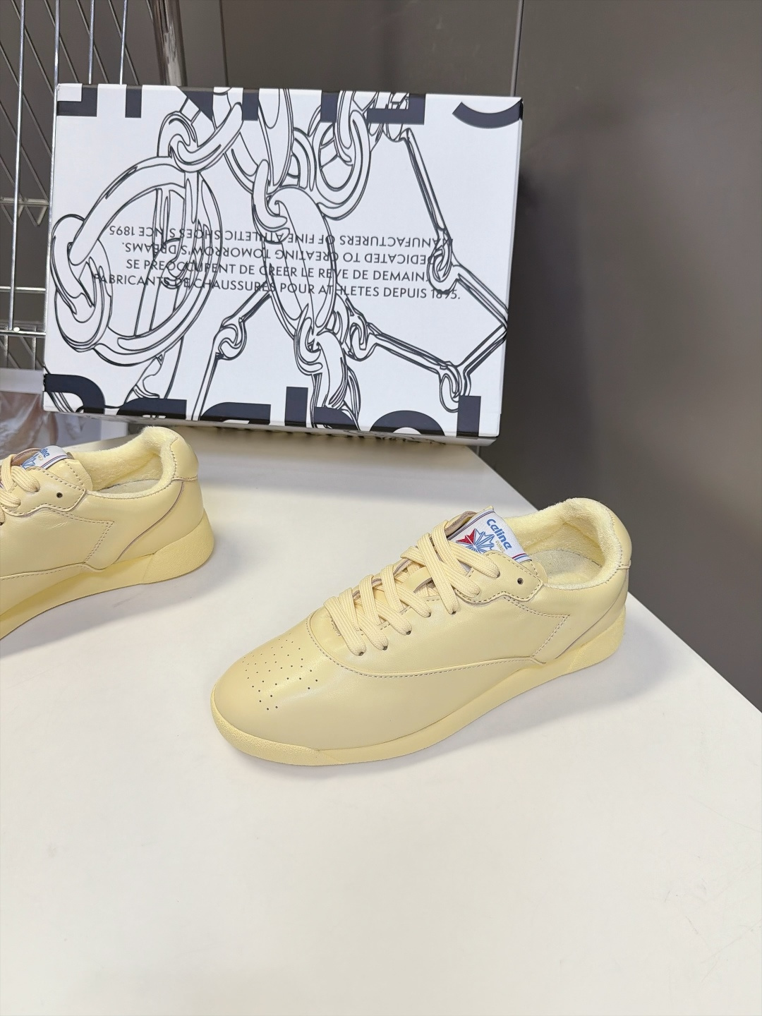 Celine思琳 × Reebok锐步最新联名款复古德训鞋 超多明星网红种草 Celine与Reebok的重磅联名款 融