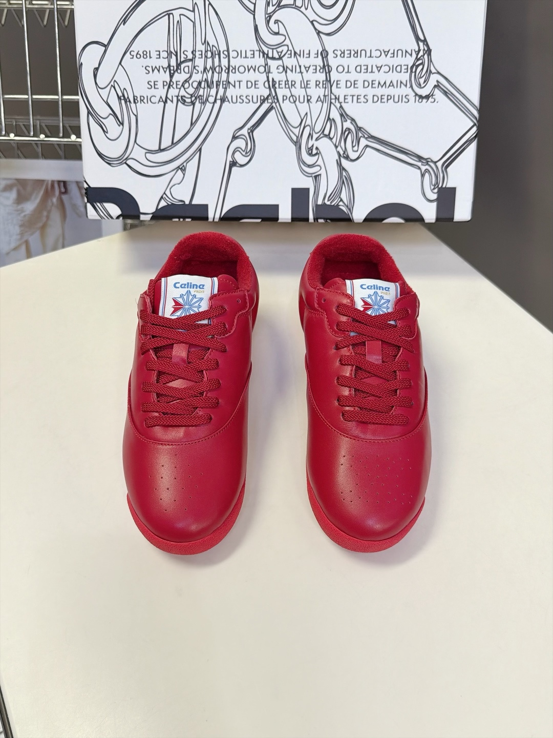 Celine思琳 × Reebok锐步最新联名款复古德训鞋 超多明星网红种草 Celine与Reebok的重磅联名款 融
