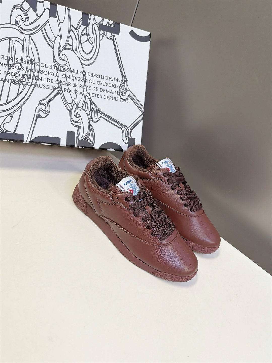 Celine思琳 × Reebok锐步最新联名款复古德训鞋 超多明星网红种草 Celine与Reebok的重磅联名款 融