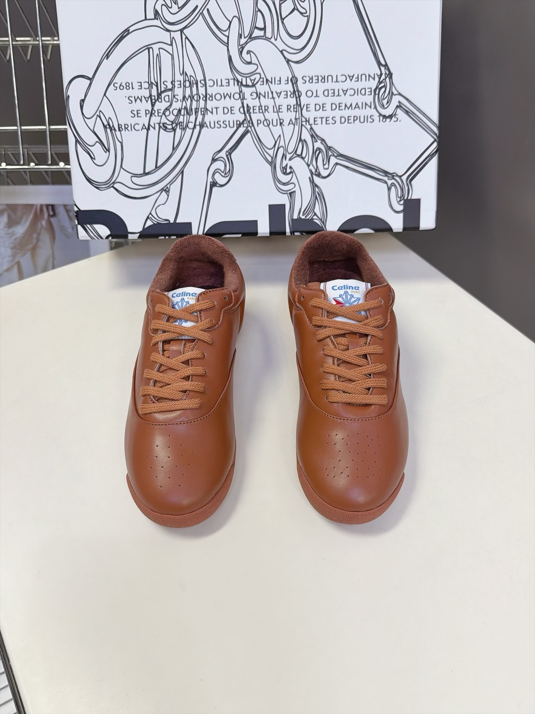 Celine思琳 × Reebok锐步最新联名款复古德训鞋 超多明星网红种草 Celine与Reebok的重磅联名款 融