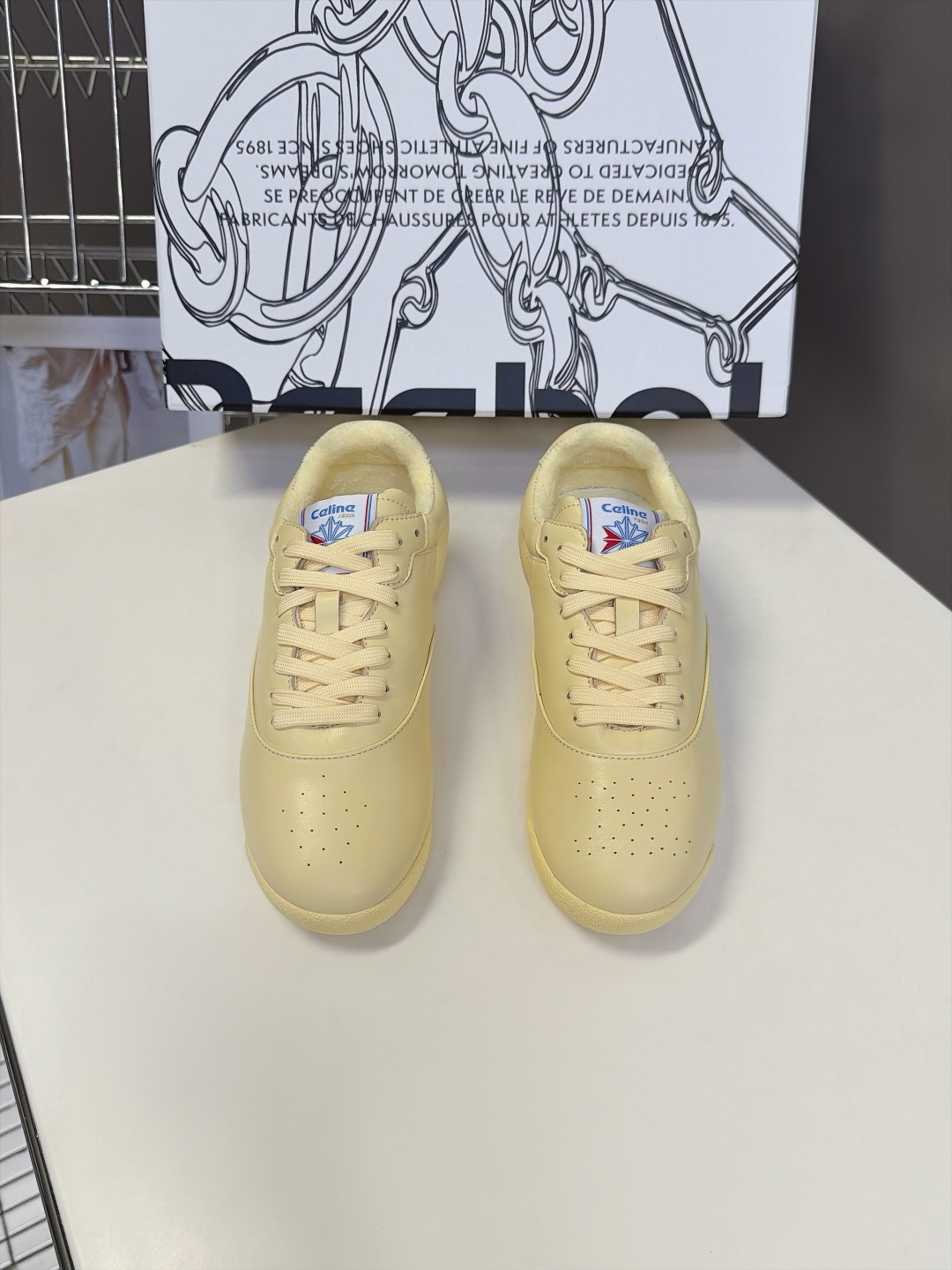 Celine思琳 × Reebok锐步最新联名款复古德训鞋 超多明星网红种草 Celine与Reebok的重磅联名款 融