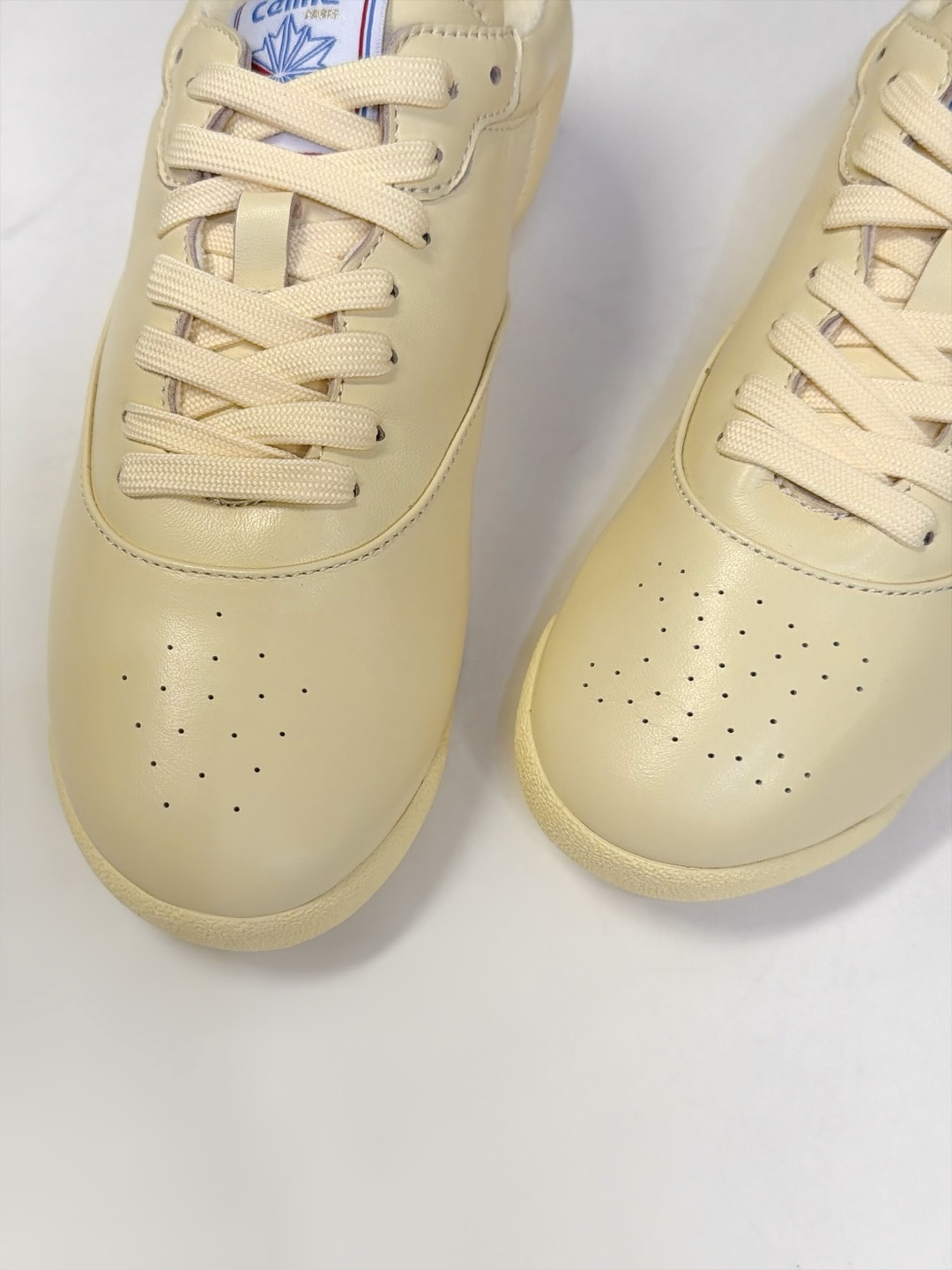 Celine思琳 × Reebok锐步最新联名款复古德训鞋 超多明星网红种草 Celine与Reebok的重磅联名款 融