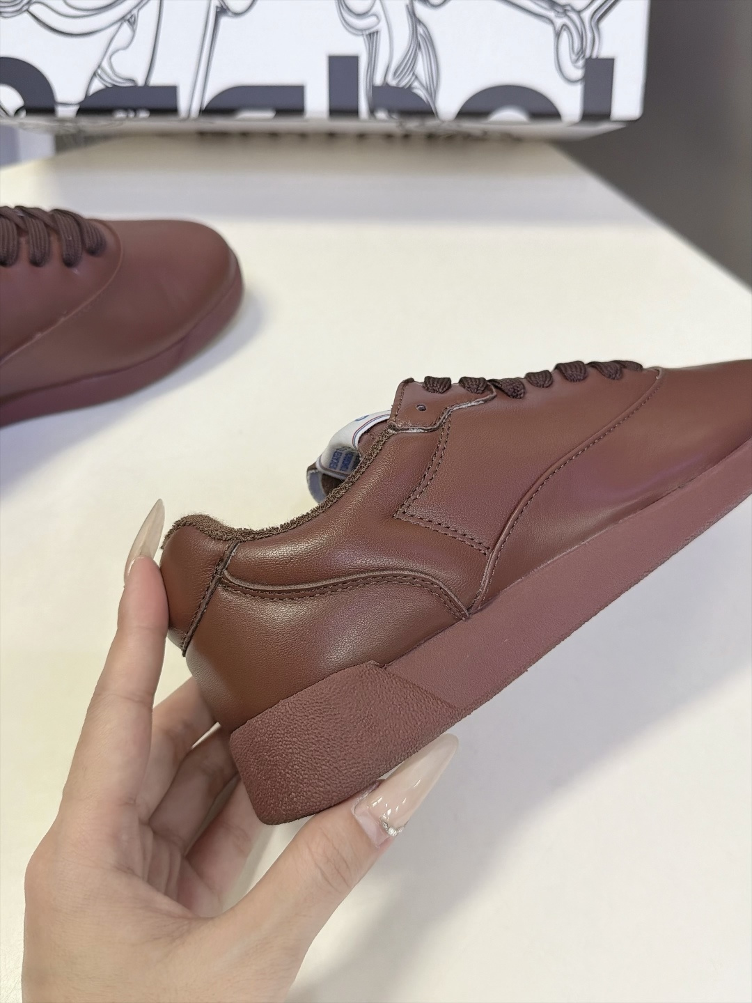 Celine思琳 × Reebok锐步最新联名款复古德训鞋 超多明星网红种草 Celine与Reebok的重磅联名款 融