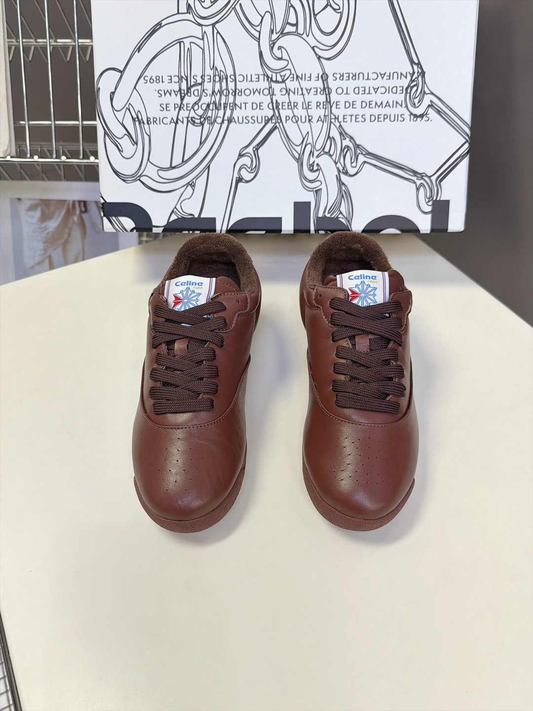 Celine思琳 × Reebok锐步最新联名款复古德训鞋 超多明星网红种草 Celine与Reebok的重磅联名款 融