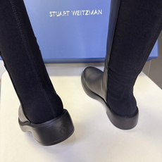 Stuart Weitzman秋冬最新款5050过膝长筒靴 杨幂同款经典SW大筒口过膝靴 靴口做了自然斜切弧度 不卡大腿 Stuart Weitzman秋冬最新款5050过膝长筒靴 杨幂同款经典SW大筒口过膝靴 靴口做了自然斜切弧度 不卡大腿