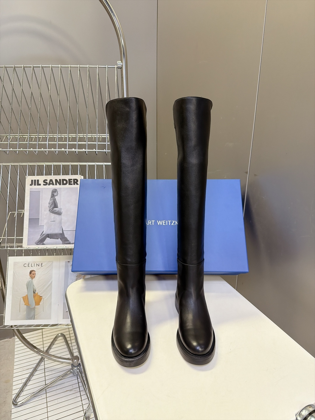Stuart Weitzman秋冬最新款5050过膝长筒靴 杨幂同款经典SW大筒口过膝靴 靴口做了自然斜切弧度 不卡大腿