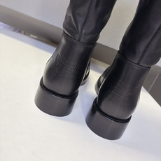 Balenciaga巴黎世家最新款搭扣高筒骑士靴 超多明星网红种草 自带复古机车感 靴筒做自然褶皱松弛感 不是硬挺紧绷版 Balenciaga巴黎世家最新款搭扣高筒骑士靴 超多明星网红种草 自带复古机车感 靴筒做自然褶皱松弛感 不是硬挺紧绷版
