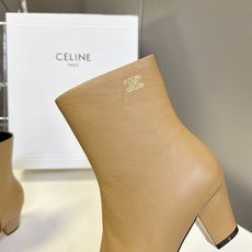 CELINE思琳秋冬最新款极简风凯旋门尖头短靴 超多明星网红种草 经典凯旋门金属徽标点缀靴筒外侧 辨识度拉满 利落尖头轮 CELINE思琳秋冬最新款极简风凯旋门尖头短靴 超多明星网红种草 经典凯旋门金属徽标点缀靴筒外侧 辨识度拉满 利落尖头轮