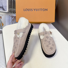 LOUIS VUITTON路易威登秋冬最新款羊毛里勃肯毛毛鞋 超多明星网红种草 融合勃肯鞋复古T字搭扣版型 金属调节扣可 LOUIS VUITTON路易威登秋冬最新款羊毛里勃肯毛毛鞋 超多明星网红种草 融合勃肯鞋复古T字搭扣版型 金属调节扣可