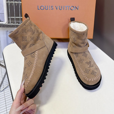 LOUIS VUITTON路易威登秋冬最新款烫钻老花短筒雪地靴 超多明星网红种草 复古民族风短靴版型 鞋面满钻LV经典老 LOUIS VUITTON路易威登秋冬最新款烫钻老花短筒雪地靴 超多明星网红种草 复古民族风短靴版型 鞋面满钻LV经典老