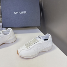 CHANEL香奈儿最新款复古德训运动鞋| 超多明星网红种草 复古流线德训鞋型 简约流畅鞋身 拼接撞色设计 侧面标志性立体 CHANEL香奈儿最新款复古德训运动鞋| 超多明星网红种草 复古流线德训鞋型 简约流畅鞋身 拼接撞色设计 侧面标志性立体