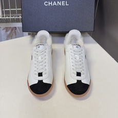 CHANEL香奈儿最新款羊毛德训毛毛运动鞋 超多明星网红种草 经典复古德训鞋鞋型 黑白拼色复古撞色 细腻头层牛皮搭配颗粒 CHANEL香奈儿最新款羊毛德训毛毛运动鞋 超多明星网红种草 经典复古德训鞋鞋型 黑白拼色复古撞色 细腻头层牛皮搭配颗粒