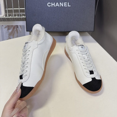 CHANEL香奈儿最新款羊毛德训毛毛运动鞋 超多明星网红种草 经典复古德训鞋鞋型 黑白拼色复古撞色 细腻头层牛皮搭配颗粒 CHANEL香奈儿最新款羊毛德训毛毛运动鞋 超多明星网红种草 经典复古德训鞋鞋型 黑白拼色复古撞色 细腻头层牛皮搭配颗粒