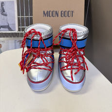 Moon Boot 秋冬最新款雪地靴 丑萌滑雪鞋 超多明星网红种草 秋冬滑雪必备款 现在有一款更另类的雪地靴又杀回来了 Moon Boot 秋冬最新款雪地靴 丑萌滑雪鞋 超多明星网红种草 秋冬滑雪必备款 现在有一款更另类的雪地靴又杀回来了