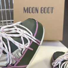 Moon Boot 秋冬最新款雪地靴 丑萌滑雪鞋 超多明星网红种草 秋冬滑雪必备款 现在有一款更另类的雪地靴又杀回来了 Moon Boot 秋冬最新款雪地靴 丑萌滑雪鞋 超多明星网红种草 秋冬滑雪必备款 现在有一款更另类的雪地靴又杀回来了