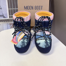Moon Boot 秋冬最新款雪地靴 丑萌滑雪鞋 超多明星网红种草 秋冬滑雪必备款 现在有一款更另类的雪地靴又杀回来了 Moon Boot 秋冬最新款雪地靴 丑萌滑雪鞋 超多明星网红种草 秋冬滑雪必备款 现在有一款更另类的雪地靴又杀回来了