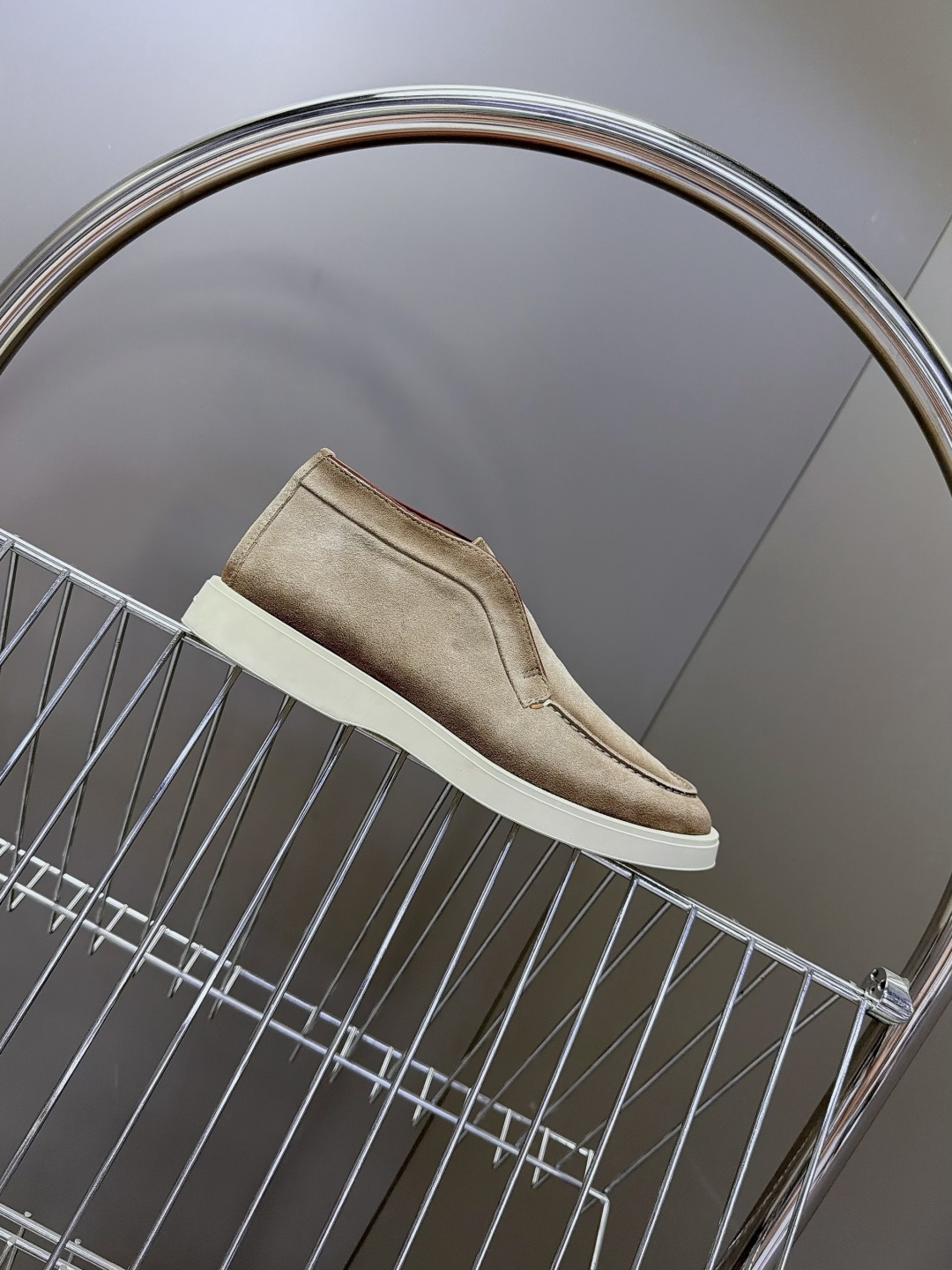 Santoni 圣东尼老钱风高帮无套脚切尔西休闲靴 超多明星网红种草 Santoni新款高帮一脚蹬切尔西 延续品牌标志性 Santoni 圣东尼老钱风高帮无套脚切尔西休闲靴 超多明星网红种草 Santoni新款高帮一脚蹬切尔西 延续品牌标志性
