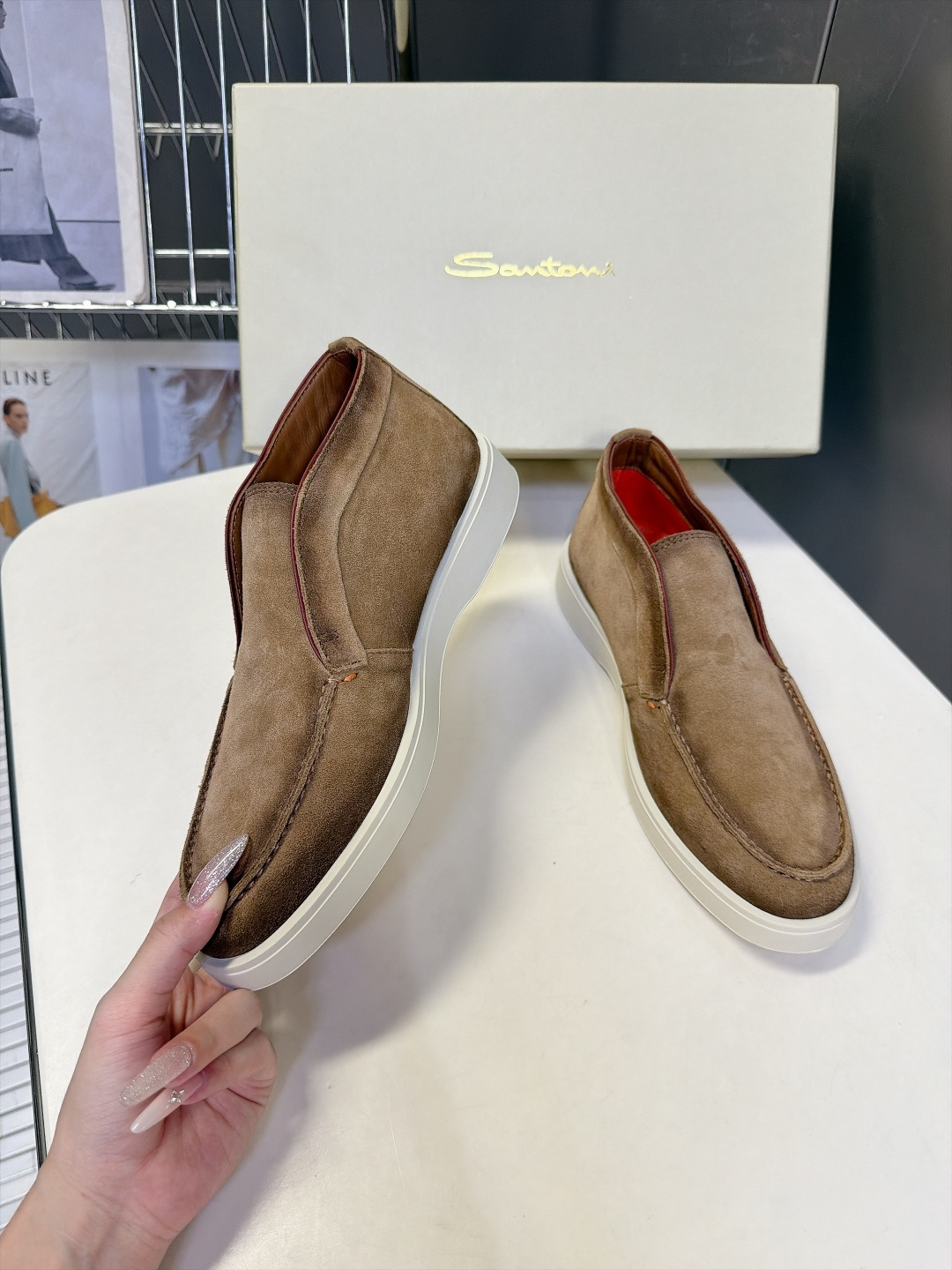 Santoni 圣东尼老钱风高帮无套脚切尔西休闲靴 超多明星网红种草 Santoni新款高帮一脚蹬切尔西 延续品牌标志性